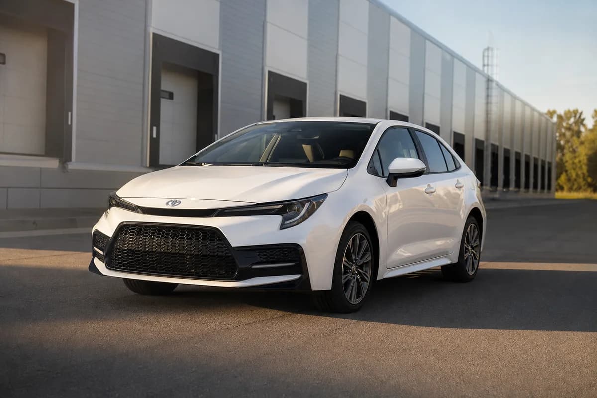 Toyota Levin 2022 года, седан
