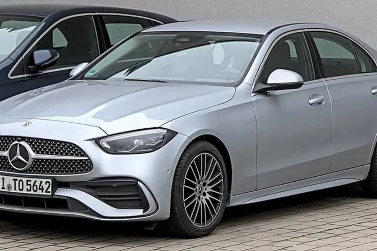 Mercedes-Benz C-Class 2020 года, премиальный седан