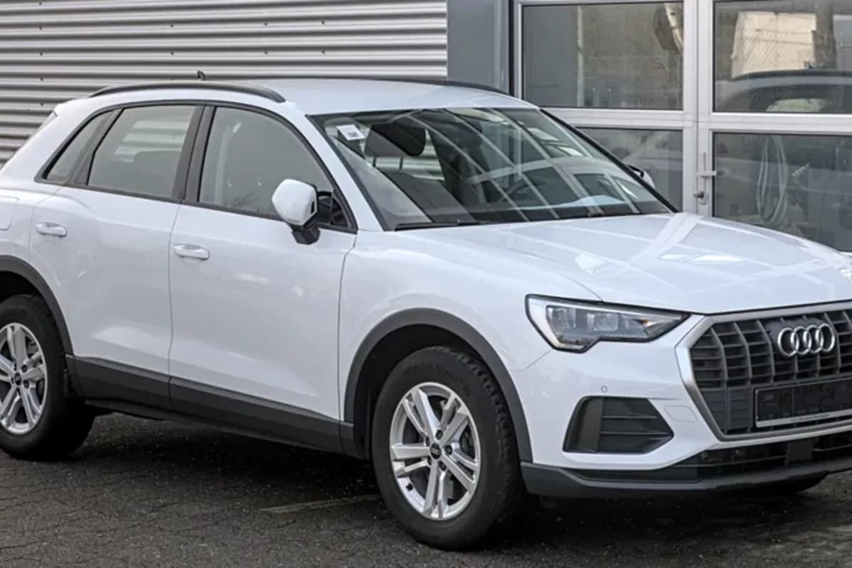 Audi Q3 2023 года, компактный премиальный кроссовер