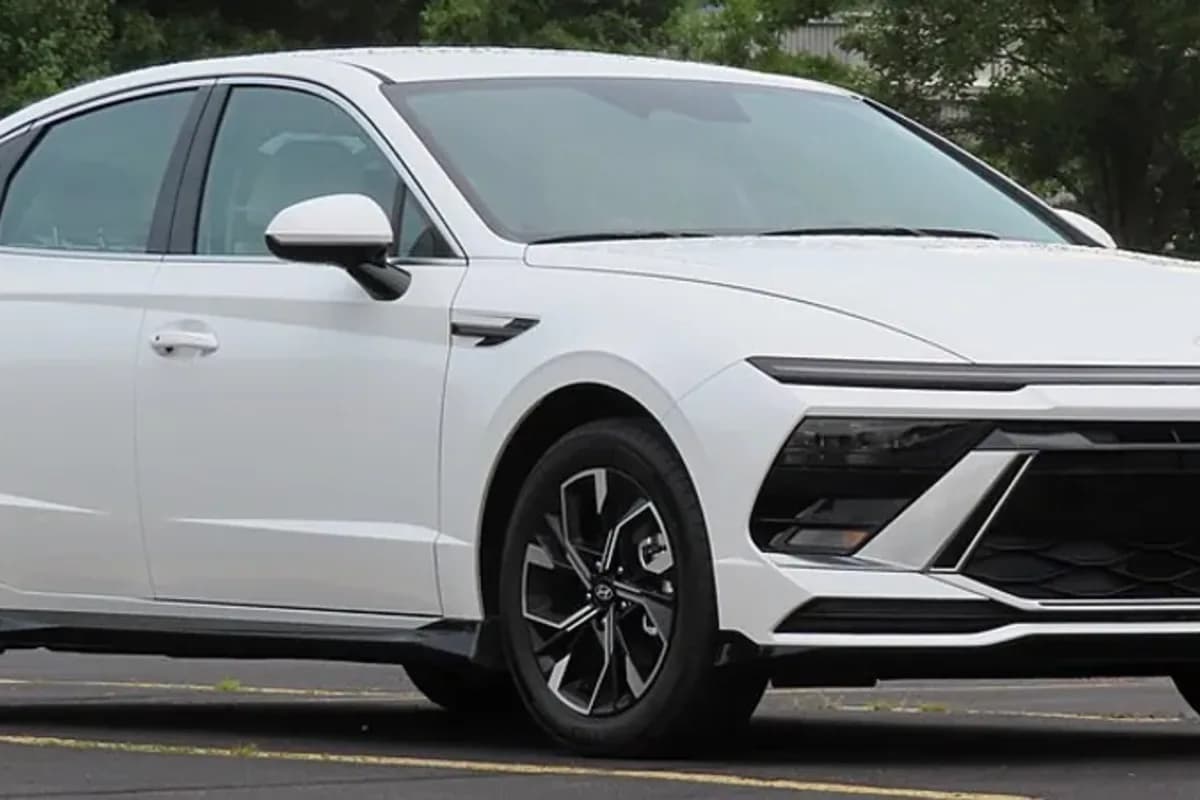 Hyundai Sonata 2025 года, седан бизнес-класса