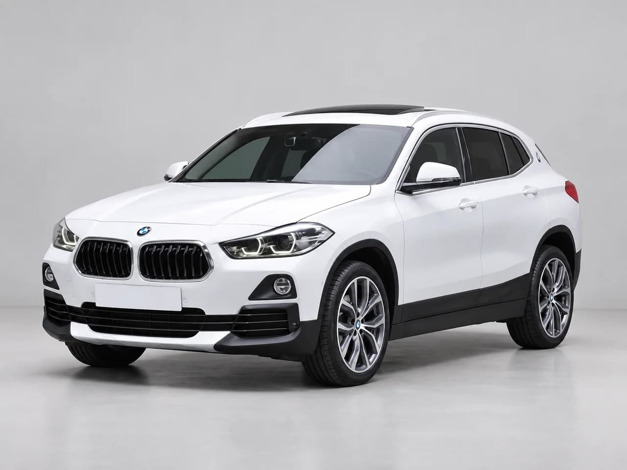 Белый BMW X2 F39 xDrive18d Advantage