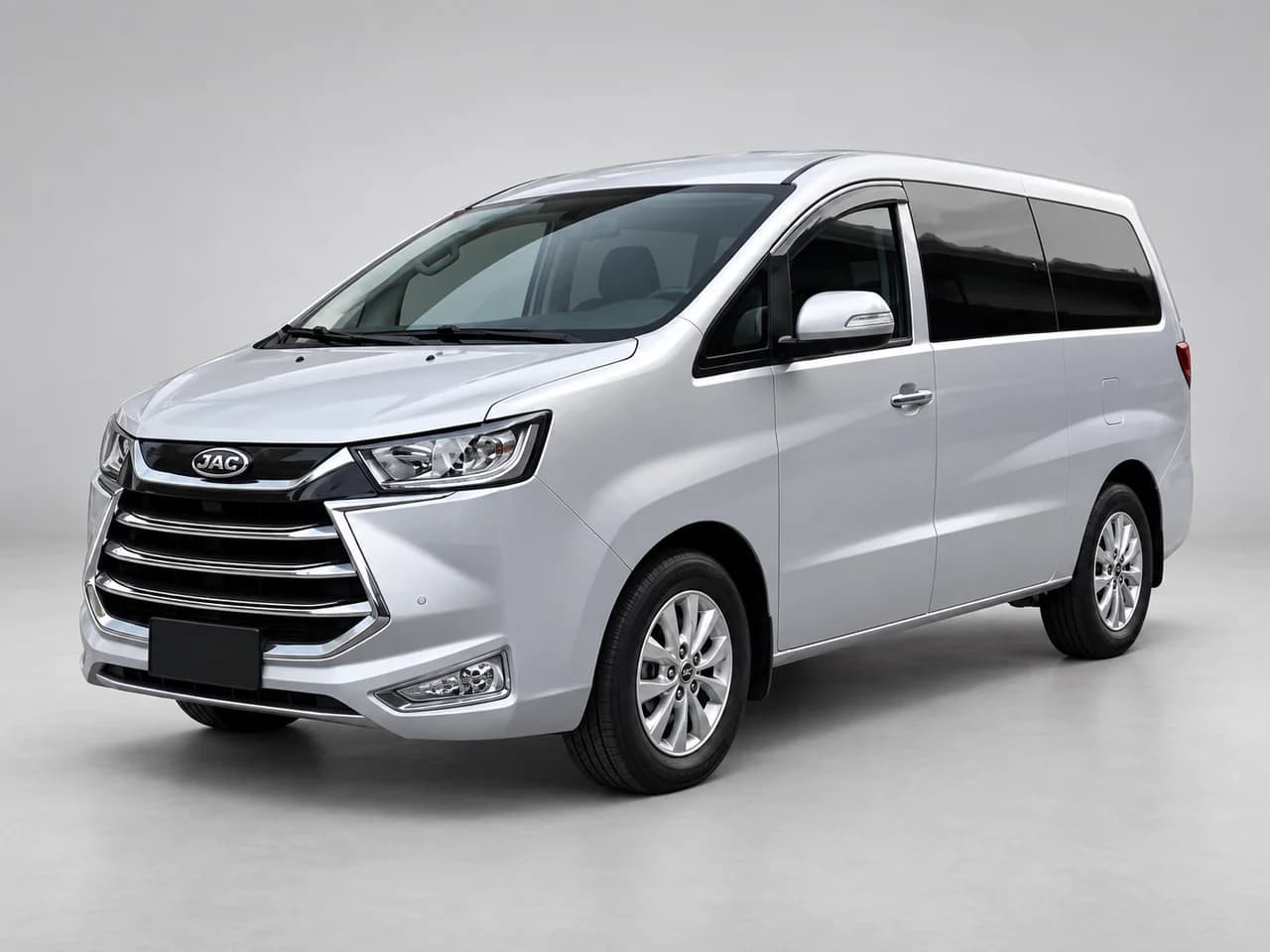 Светлый дизельный минивэн JAC Ruifeng M4