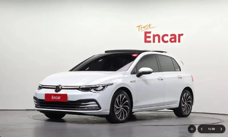 Белый Volkswagen Golf 2022 года из корейского объявления ACJ