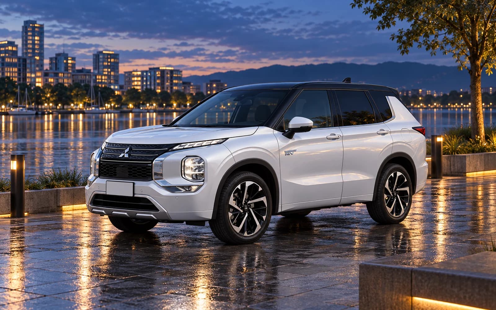 Mitsubishi Outlander PHEV четвёртого поколения с раздельной передней оптикой
