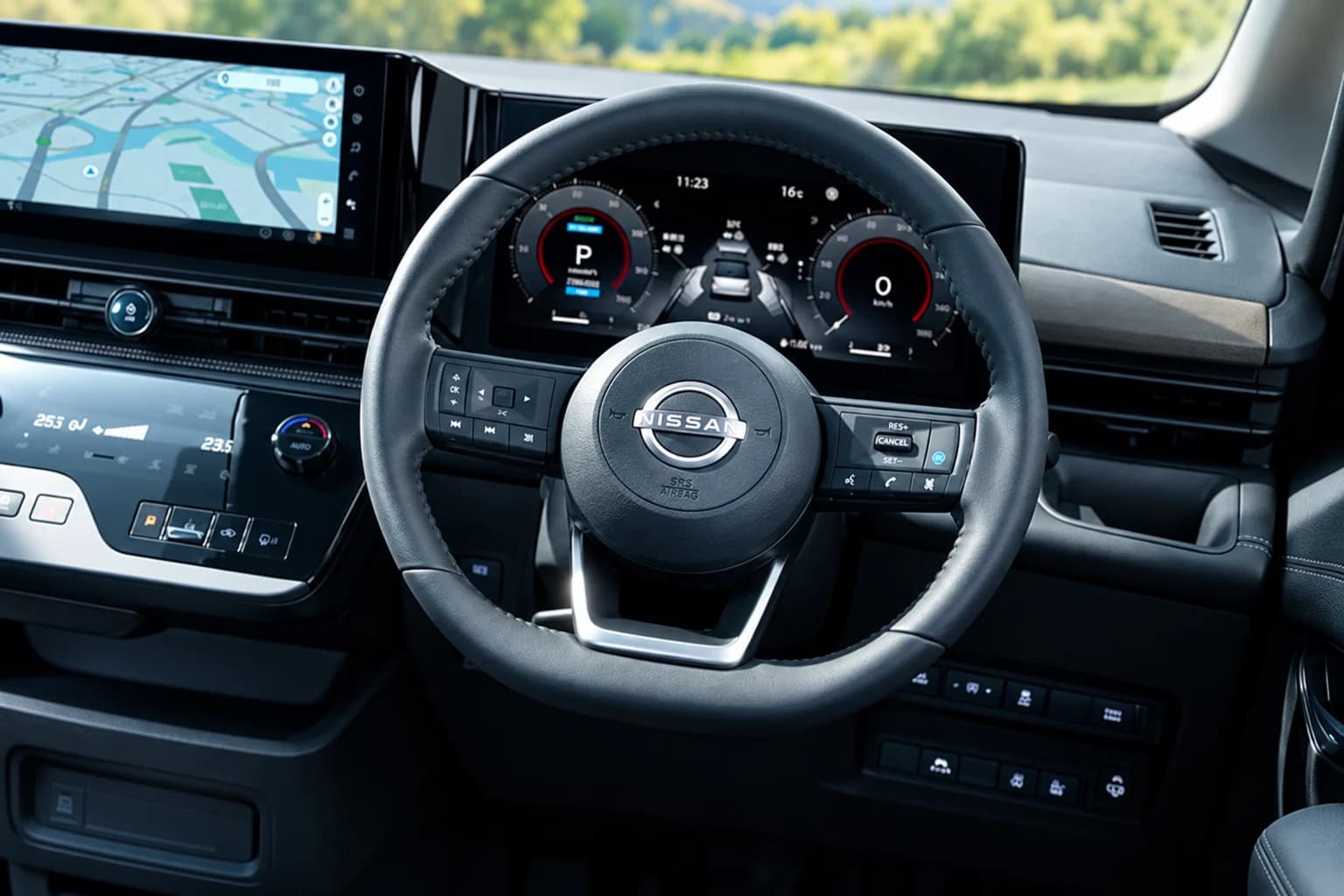 Праворульный салон Nissan Serena C28: панель, органы управления и посадка