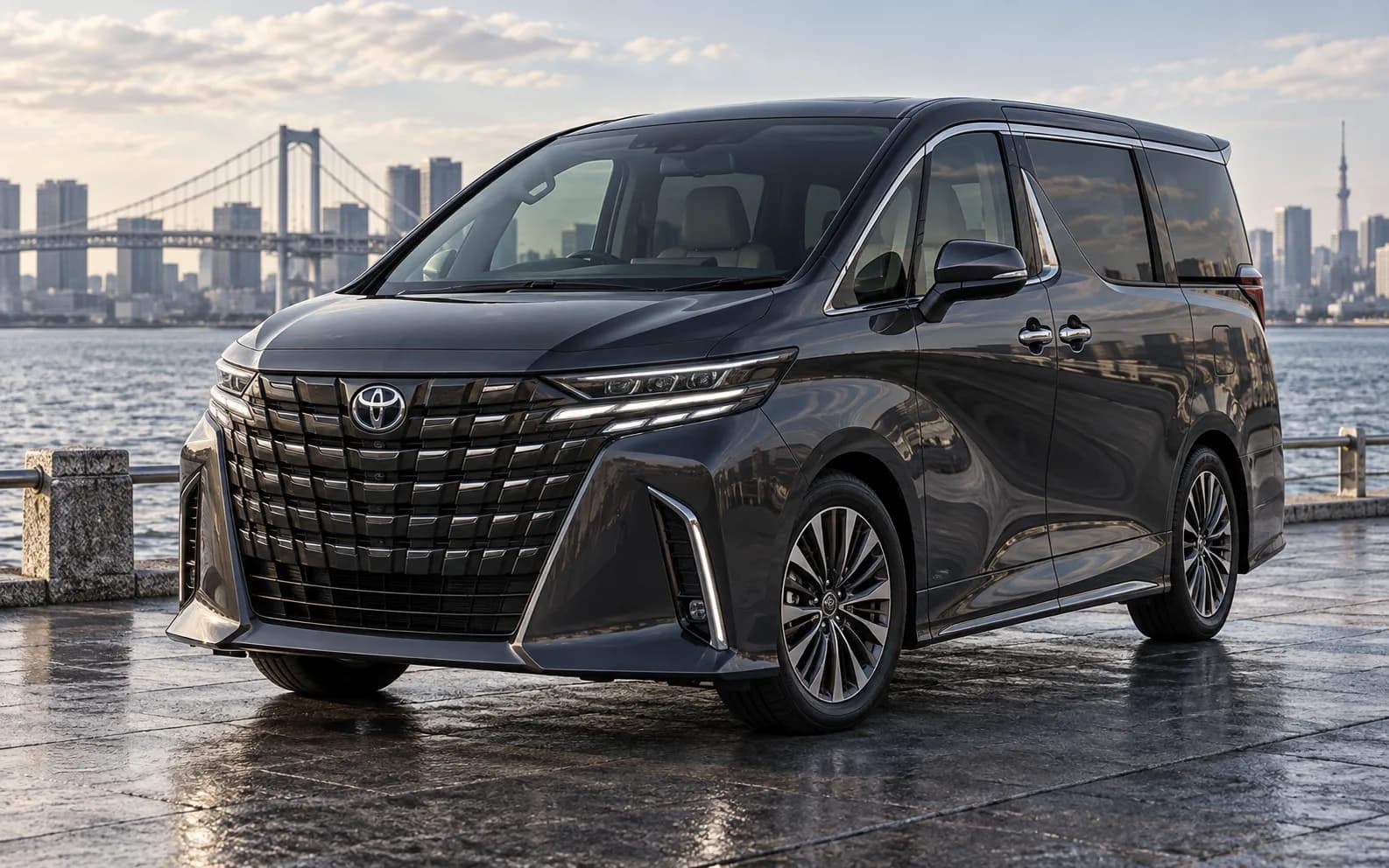 Тёмный Toyota Alphard четвёртого поколения у набережной