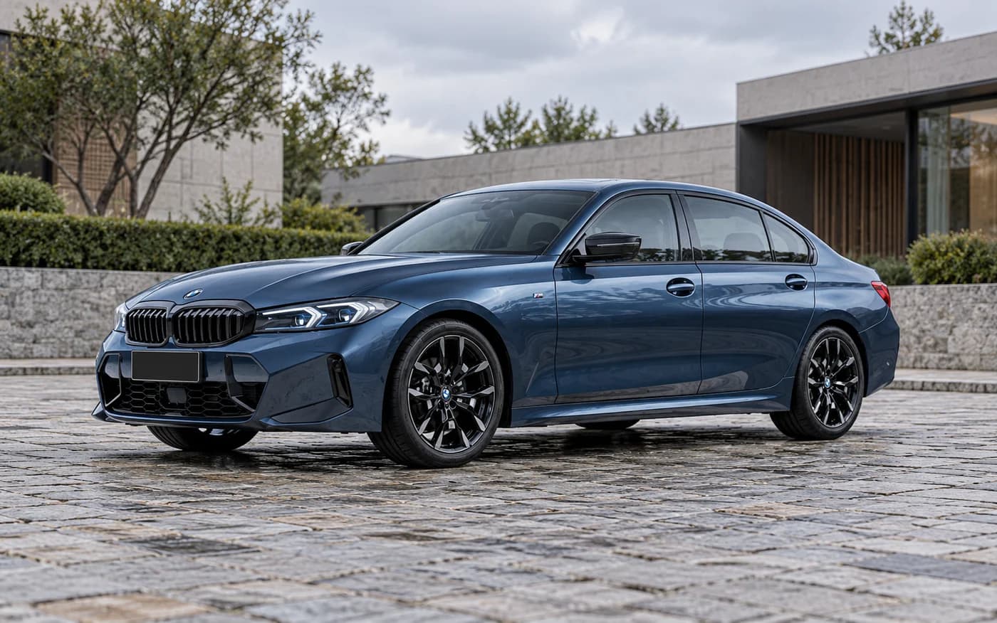 BMW 3 Series Li, вид спереди и сбоку