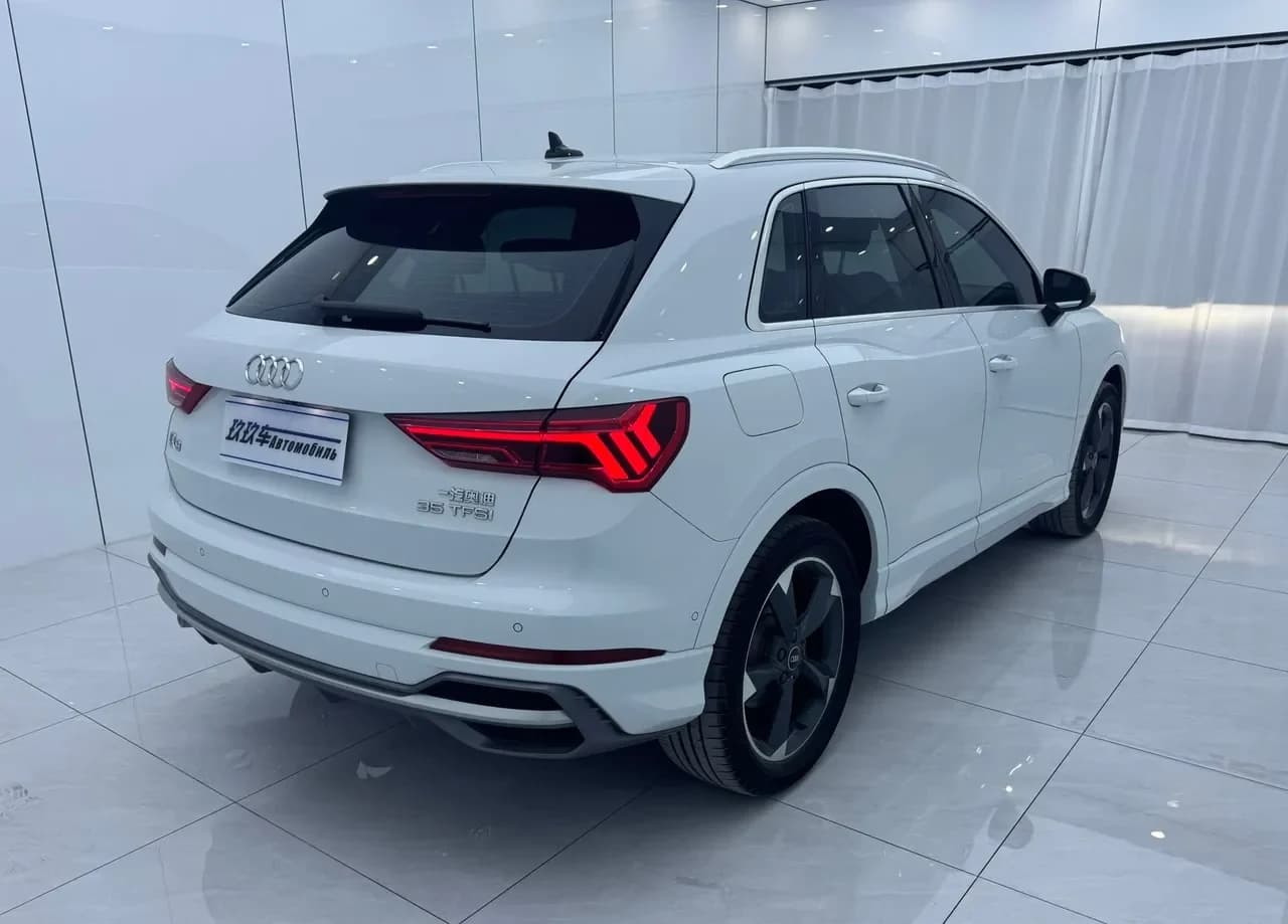 Audi Q3 сзади: премиальный кроссовер из Китая