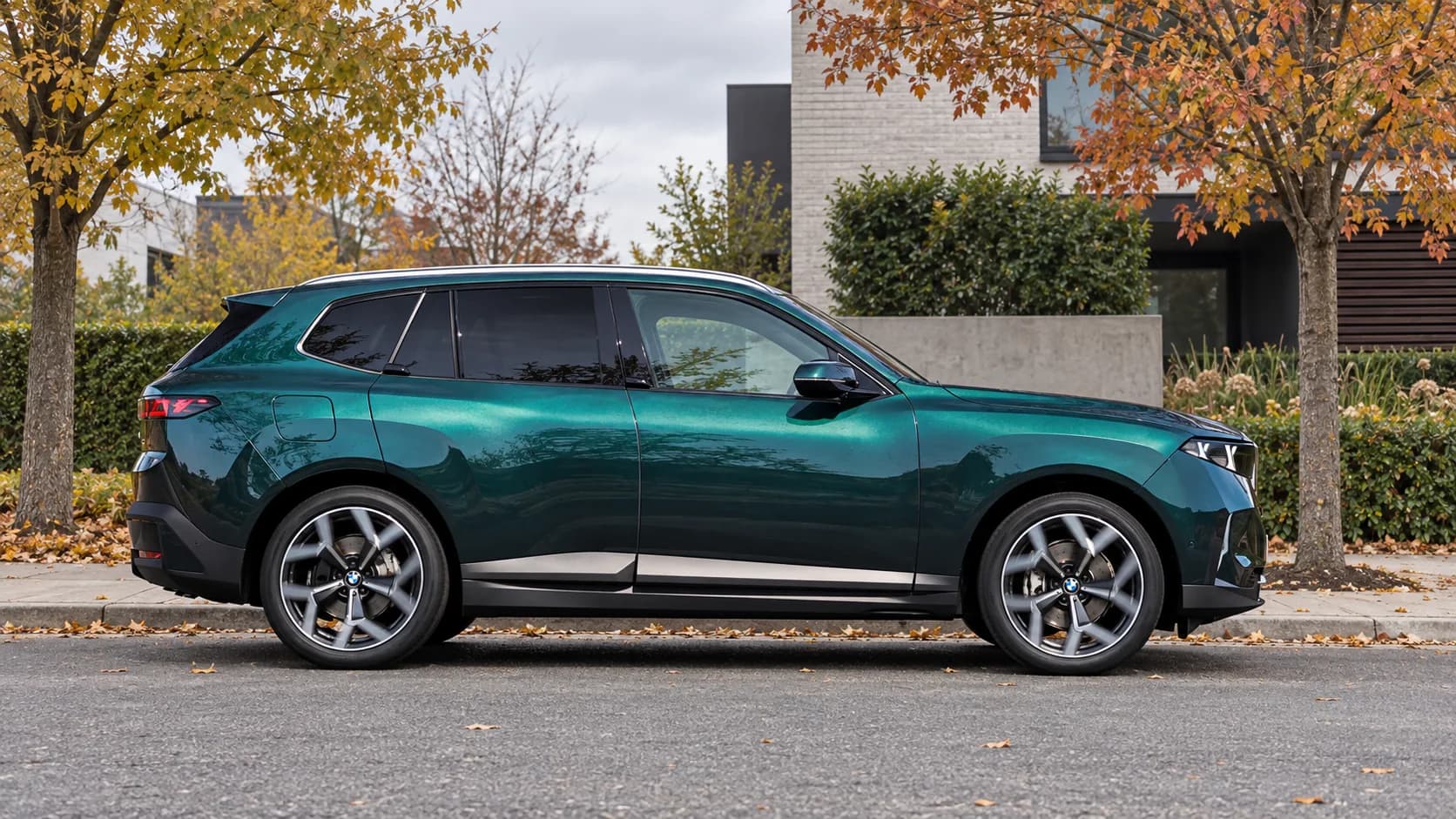 BMW X5 G65 40 xDrive в профиль: кузов длиной 4 994 мм