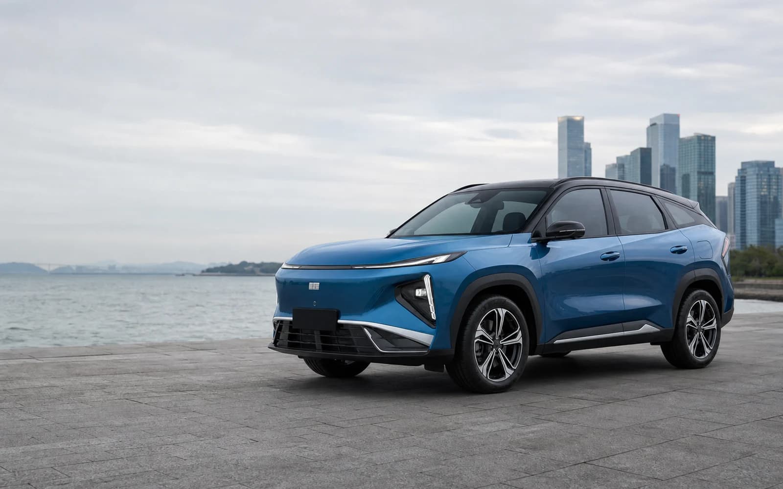 Geely Galaxy L7 EM-i в синем цвете