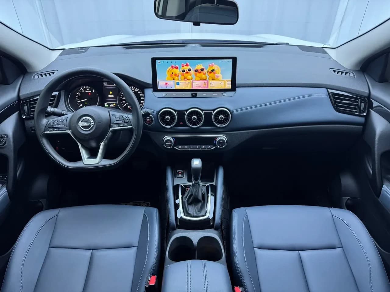 Салон Nissan Qashqai: передняя панель и руль
