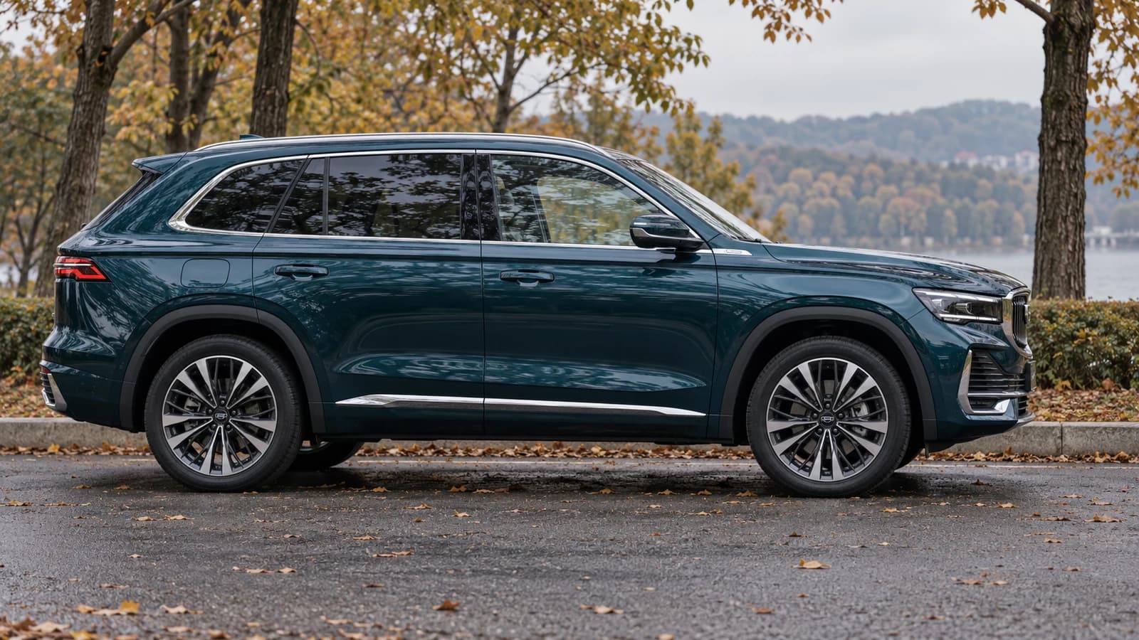 Geely Monjaro: боковой профиль пятидверного кроссовера