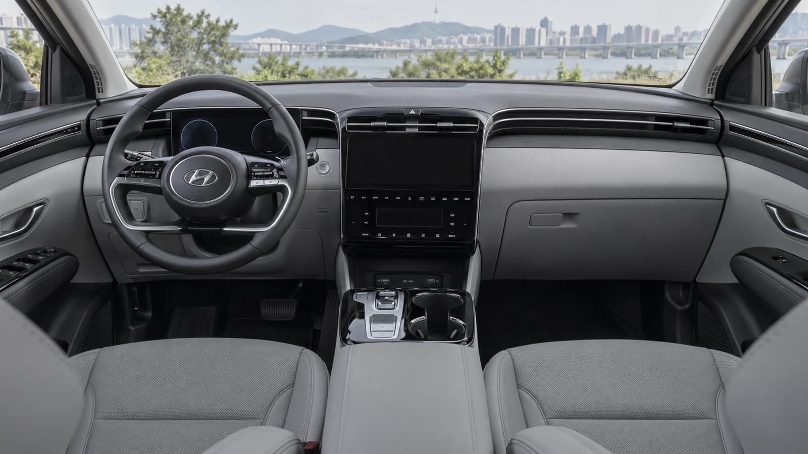Передняя панель дорестайлингового корейского Tucson NX4