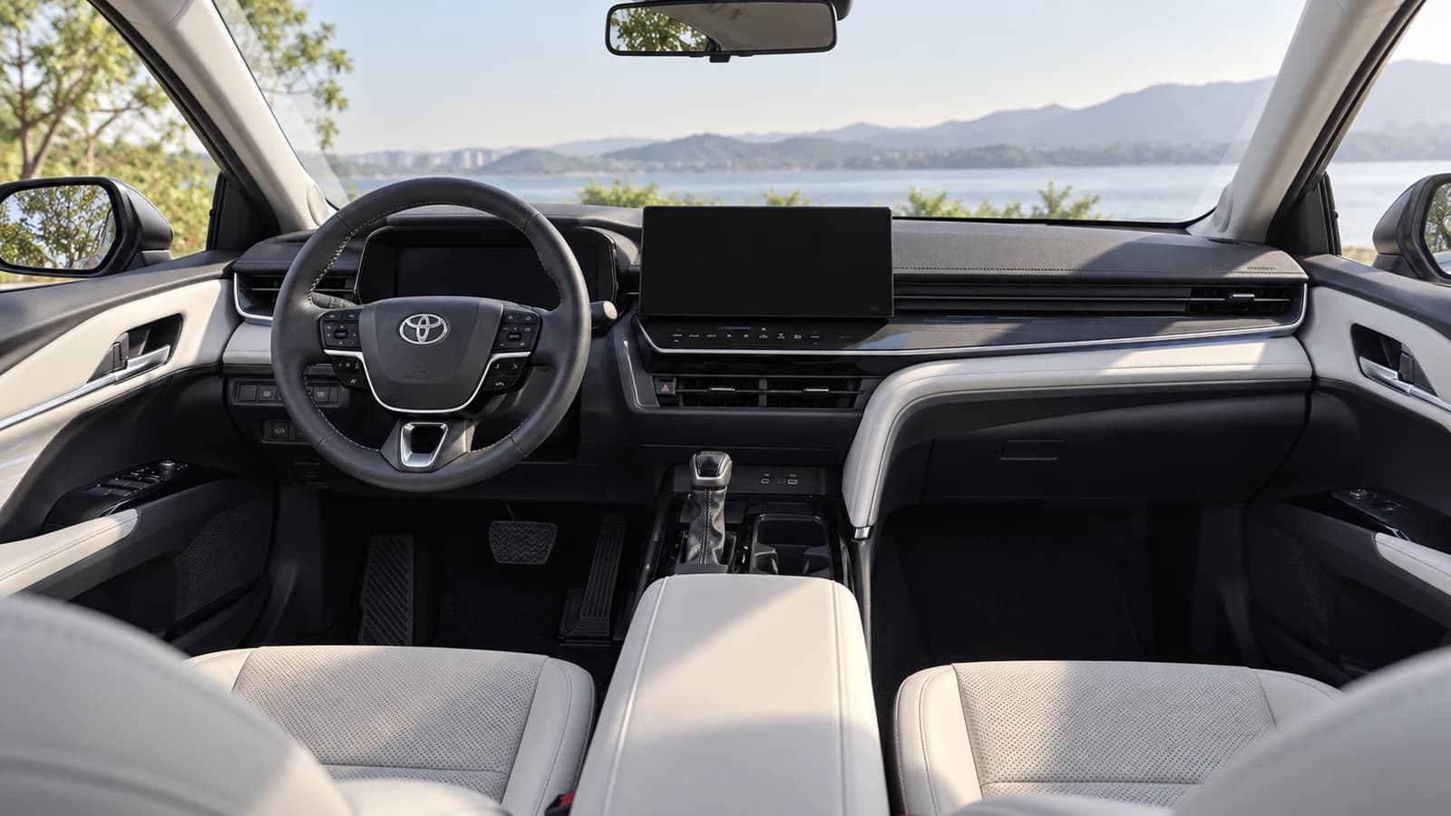 Леворульный салон китайской Camry XV80 раннего исполнения