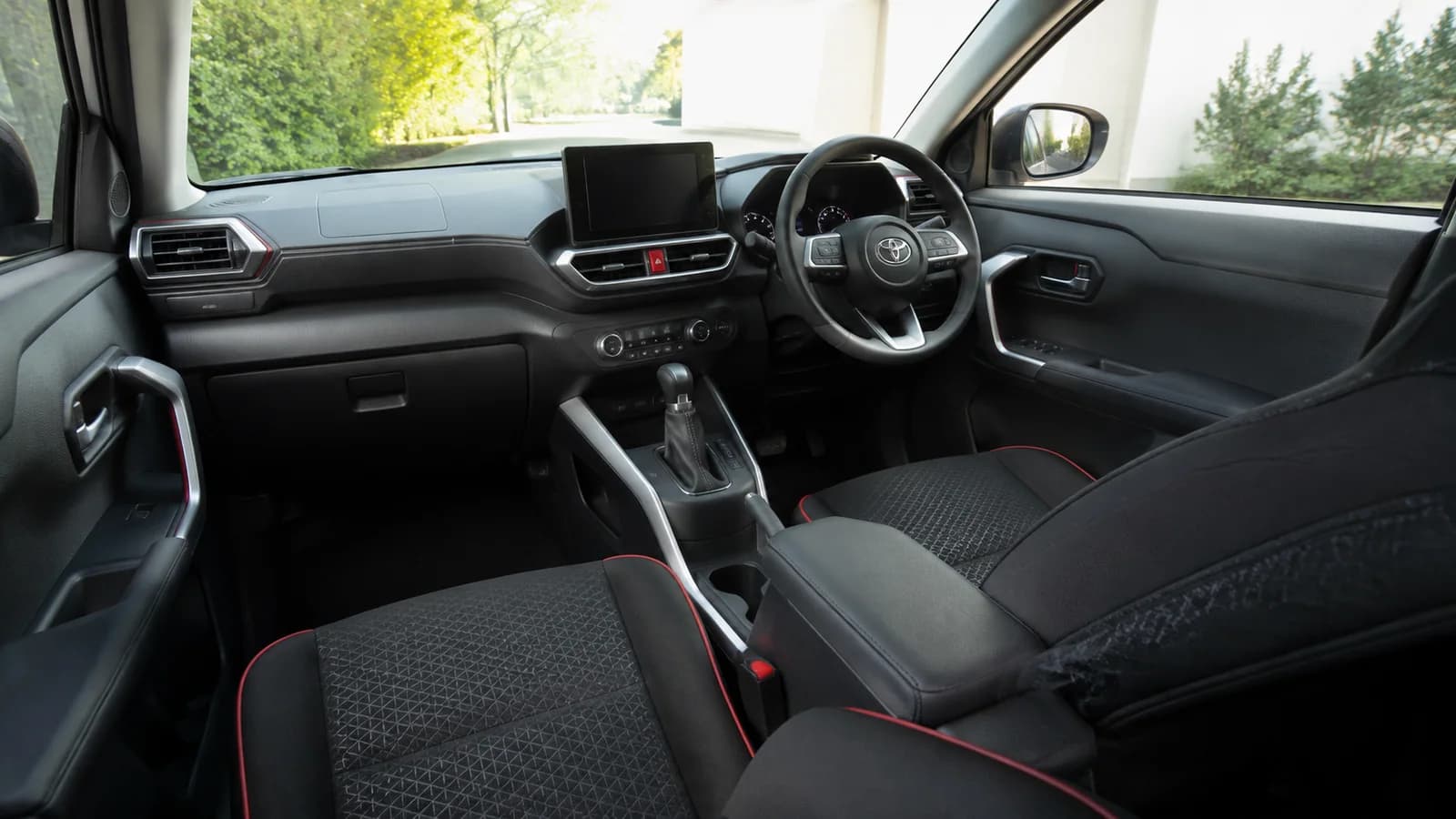 Салон Toyota Raize