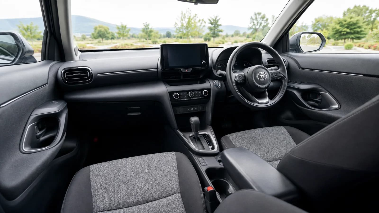 Салон Toyota Yaris Cross