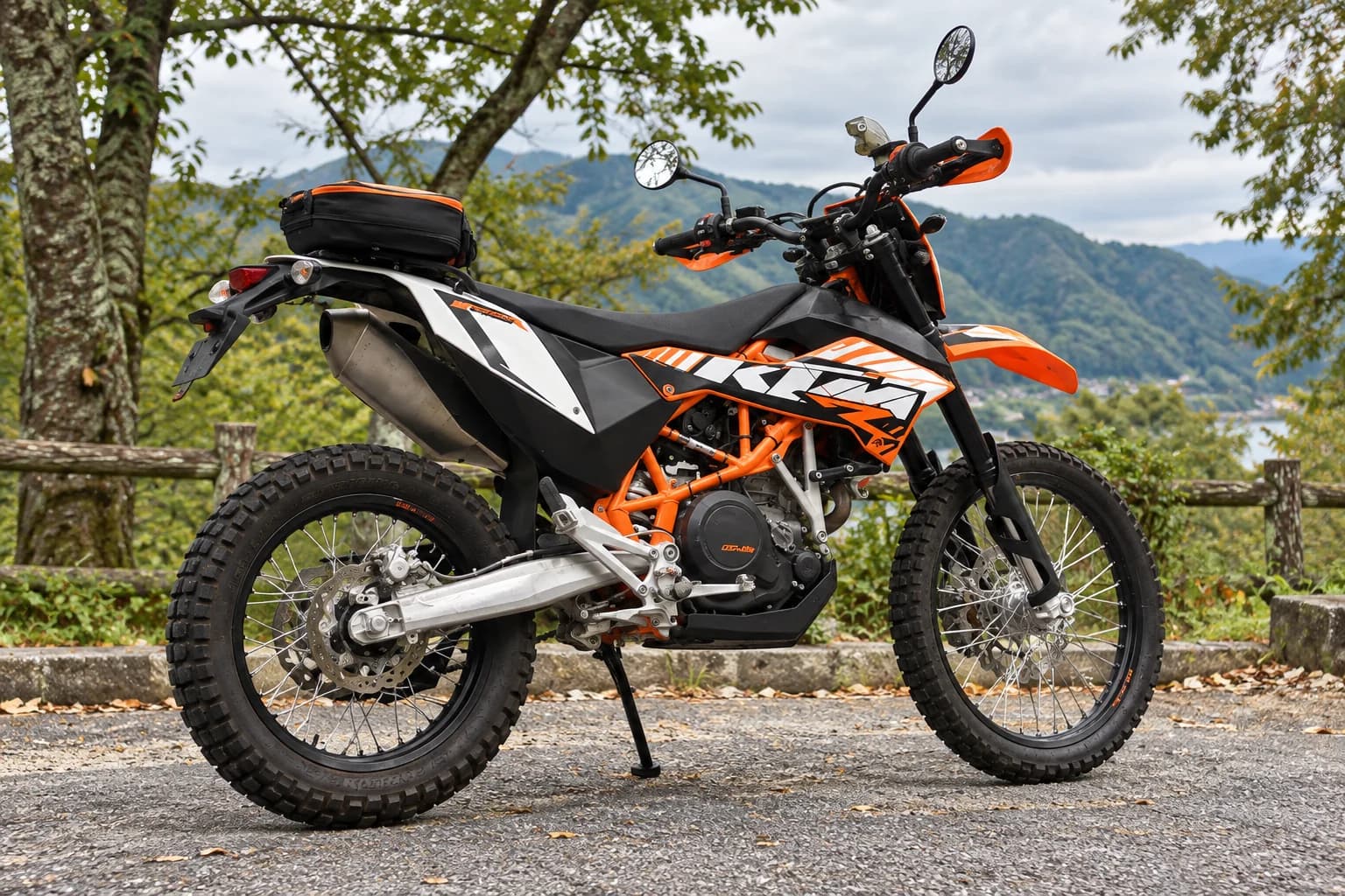 KTM 690 Enduro R: другой ракурс