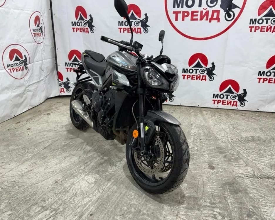 Triumph Street Triple