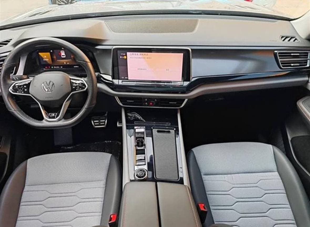 Volkswagen Touran X 2021 380TSI 2.0T 4 WD - миниатюра 4