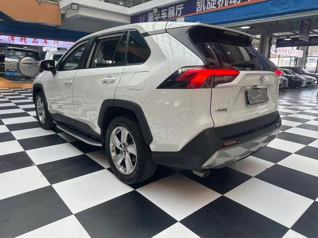 Toyota RAV4 2021 из Китая - миниатюра 2