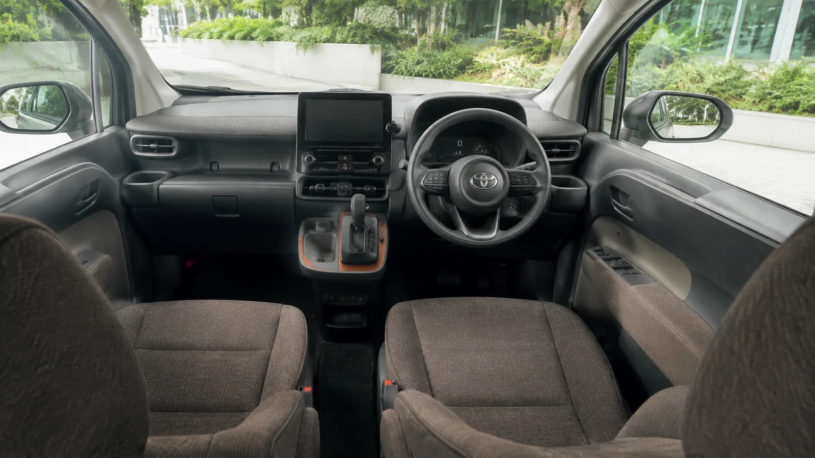 Салон Toyota Sienta