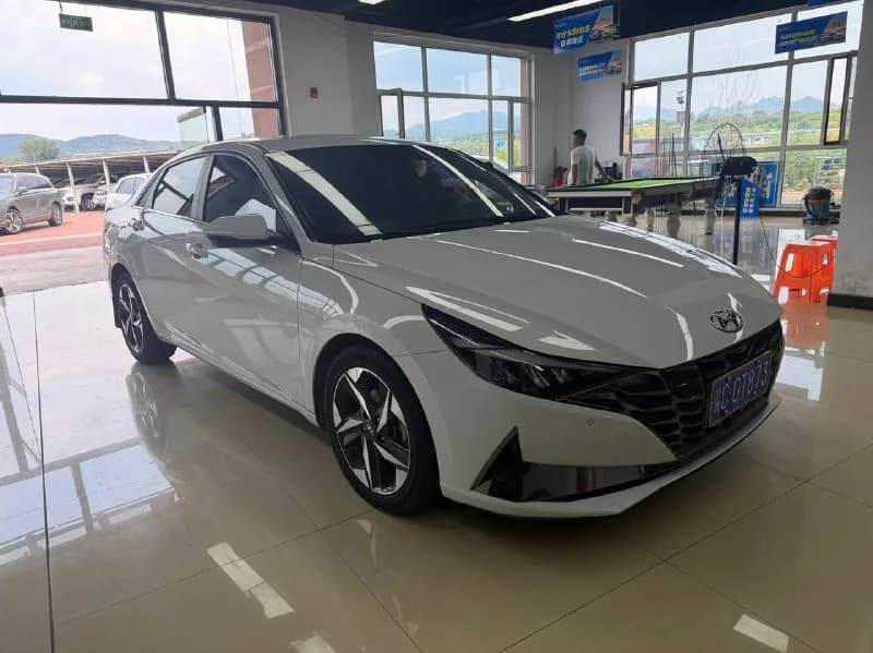 Hyundai Elantra