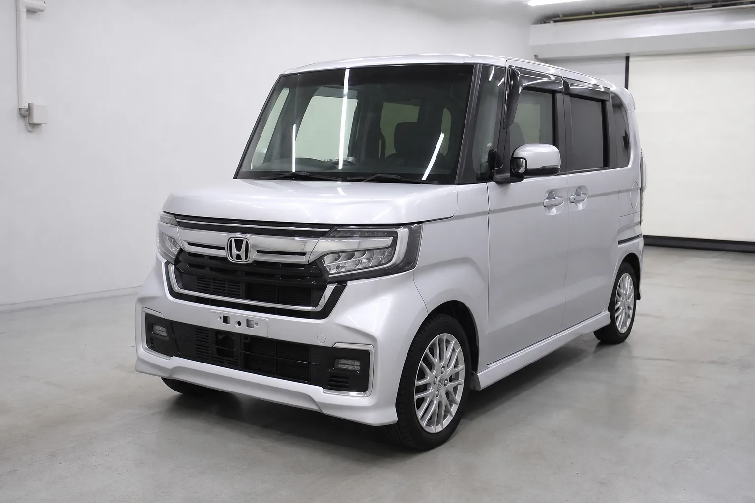 Honda N-BOX 2022 года — автомобиль до 1 млн рублей