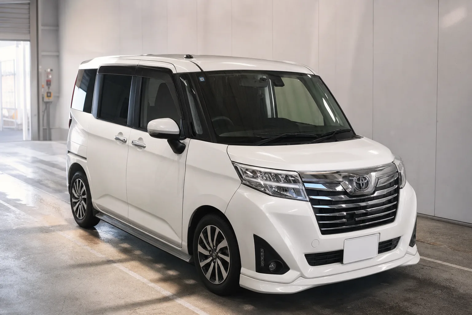 Toyota Roomy 2017 года — автомобиль до 1 млн рублей