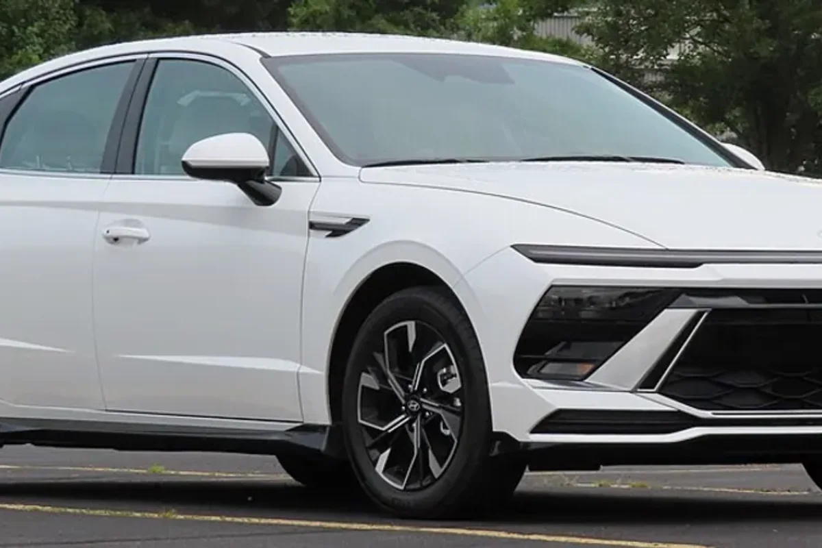 Hyundai Sonata 2022 года, автомобиль до 2,5 млн рублей
