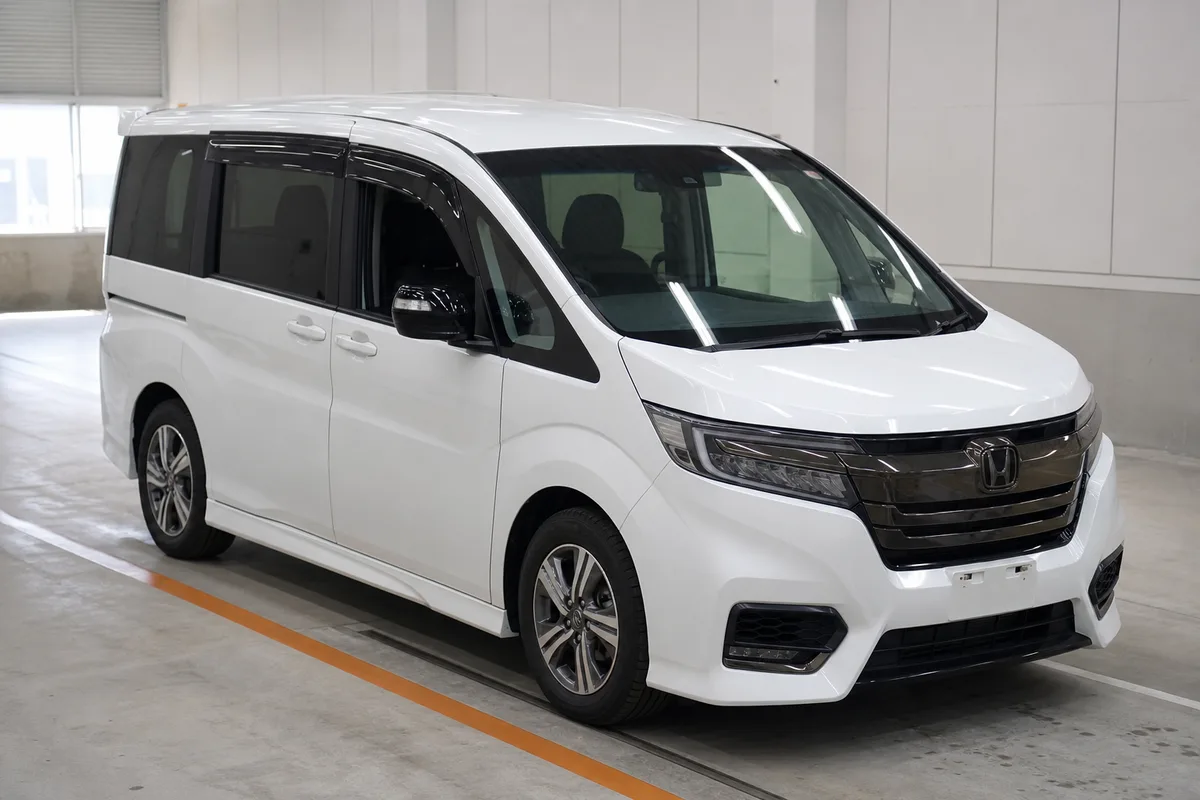 Honda Stepwgn Spada 2019 года — автомобиль до 2 млн рублей