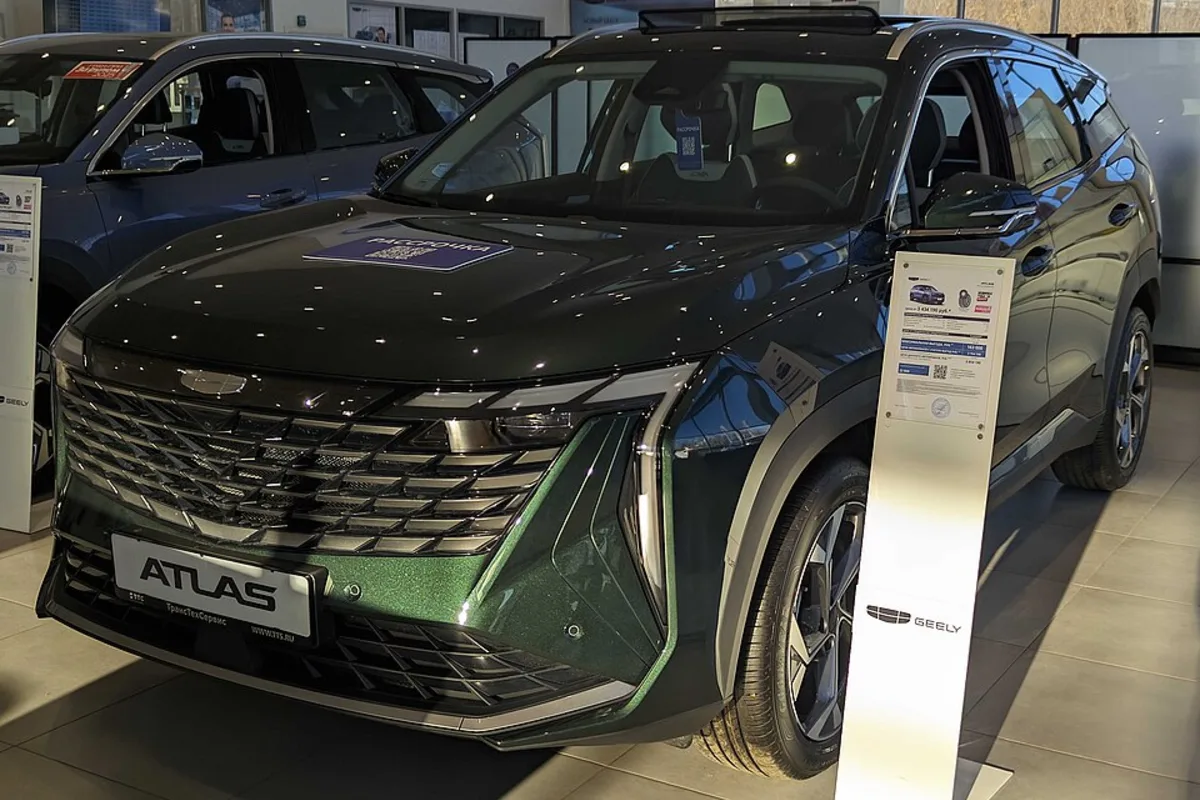 Geely Atlas 2025 года — автомобиль от 5 млн рублей