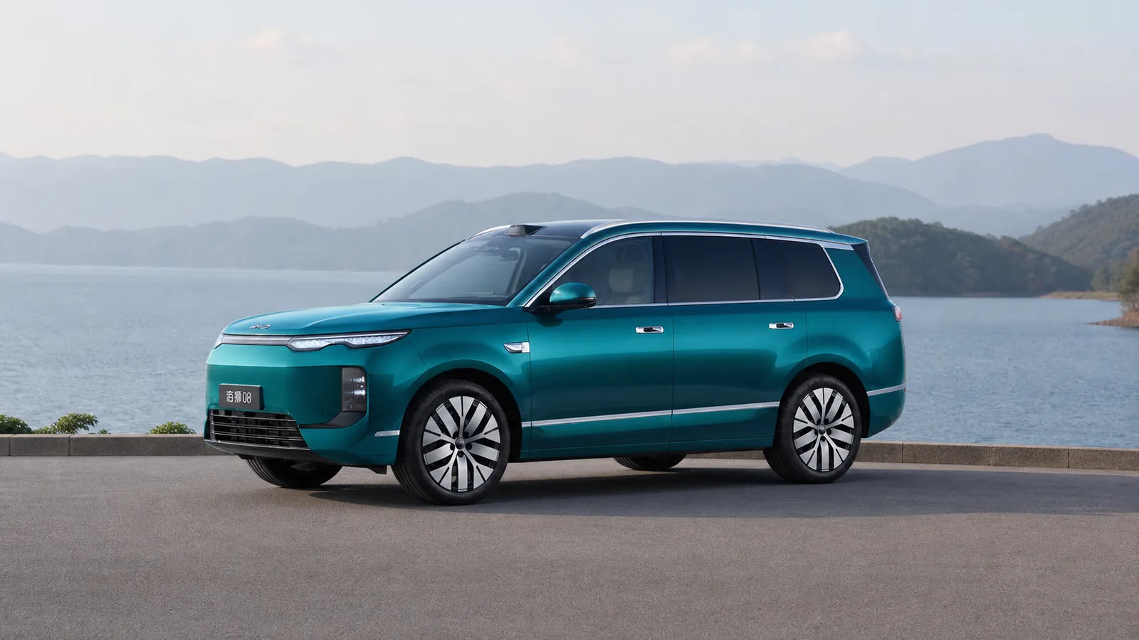 BYD Sealion 08 сбоку