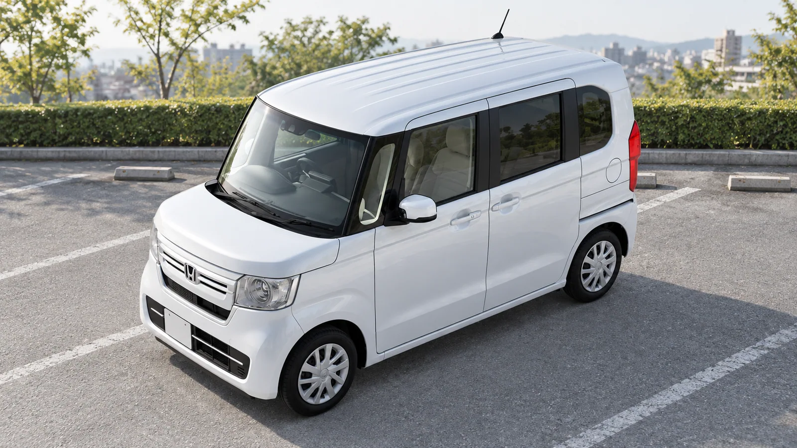 Honda N-BOX сбоку