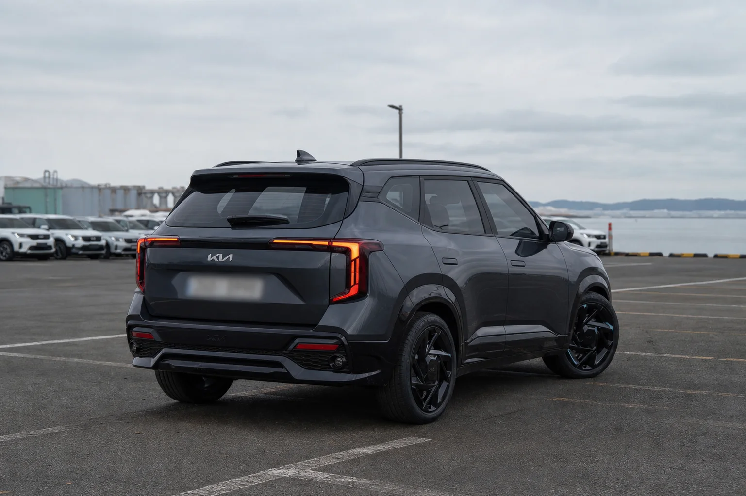 Новый Kia Seltos 2026 сзади