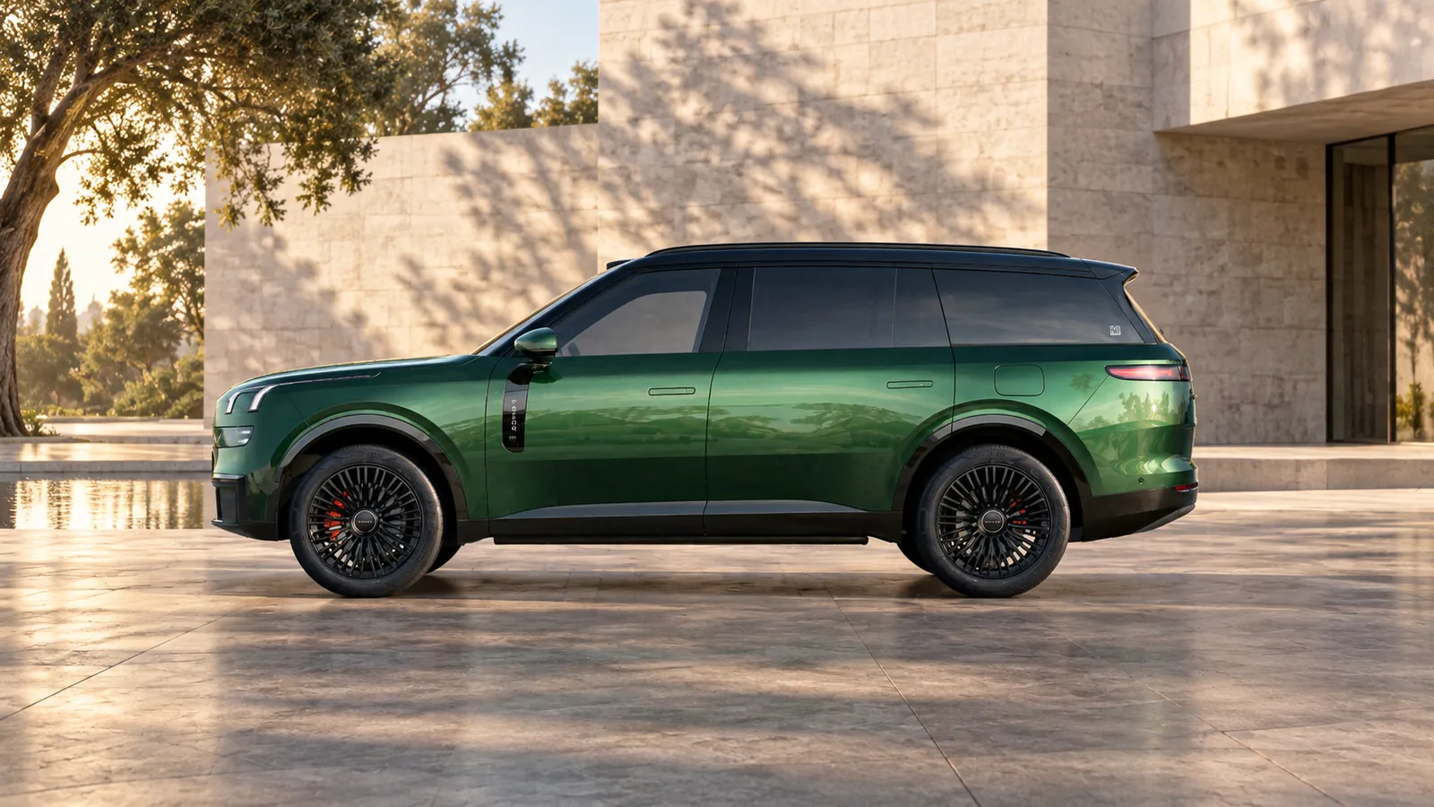 Lynk & Co 900 сбоку