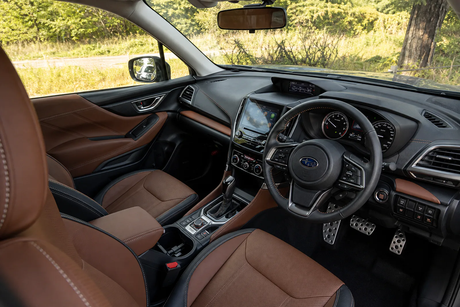Праворульный салон Subaru Forester SK