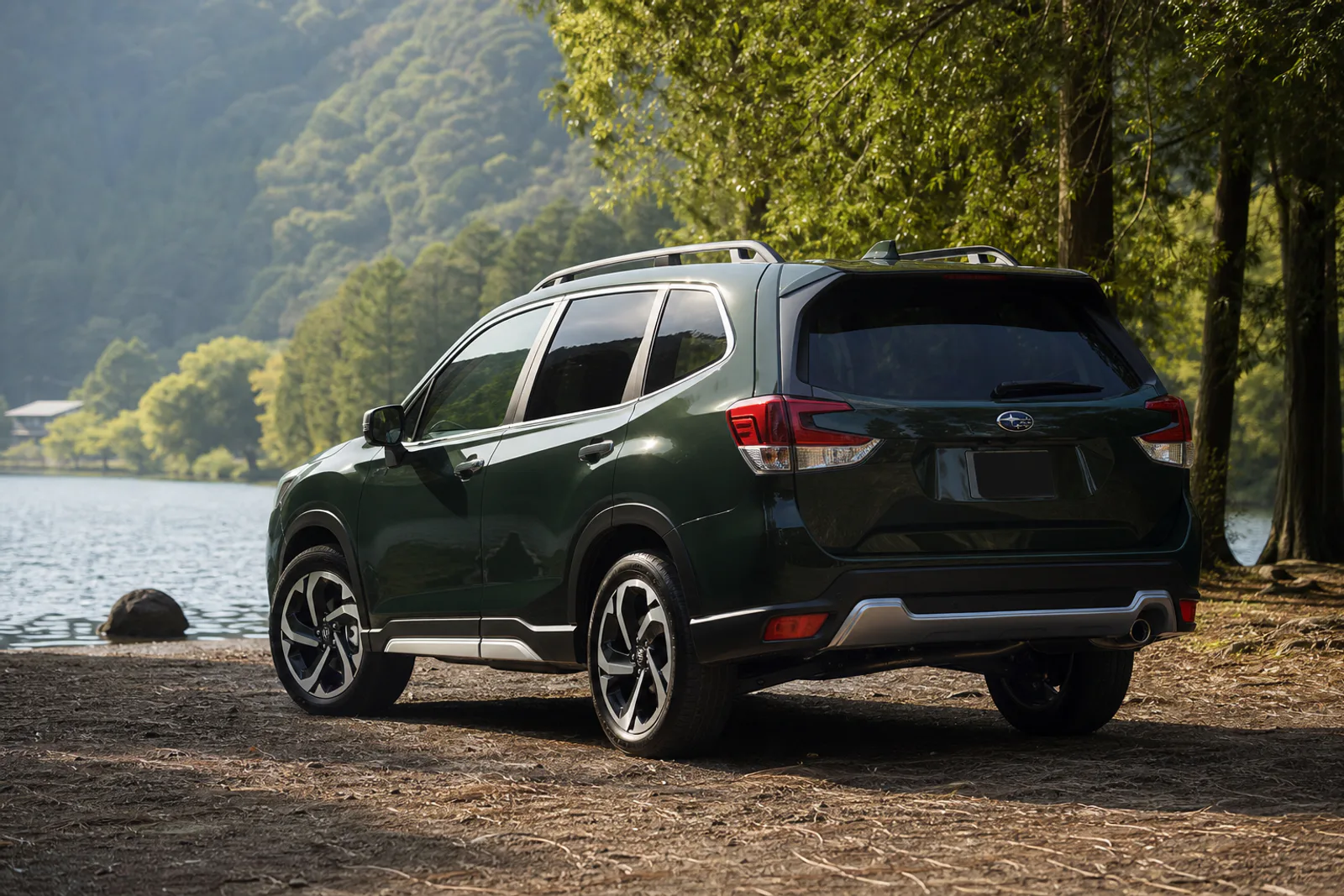 Subaru Forester SK сзади