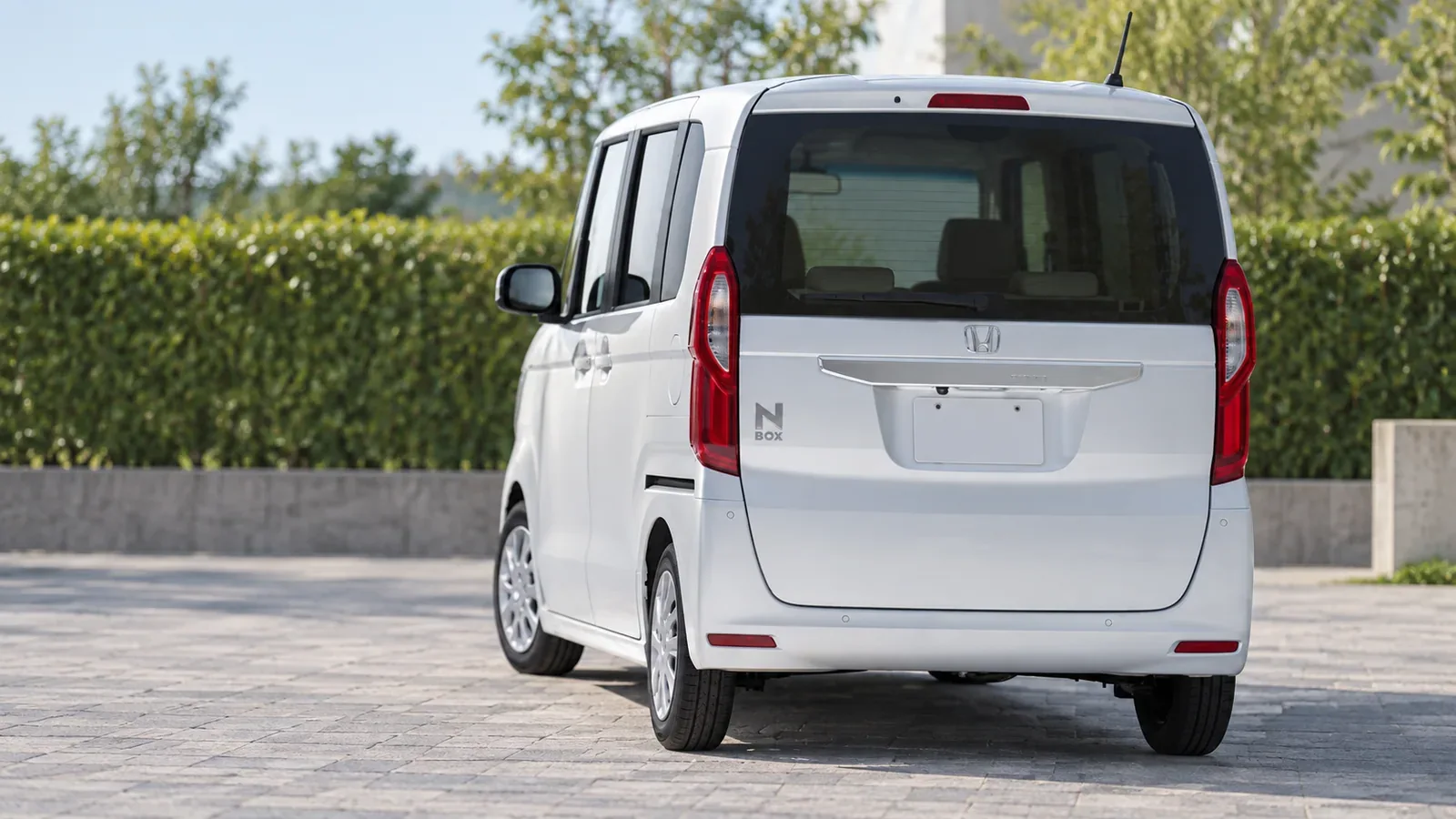 Honda N-BOX: детали