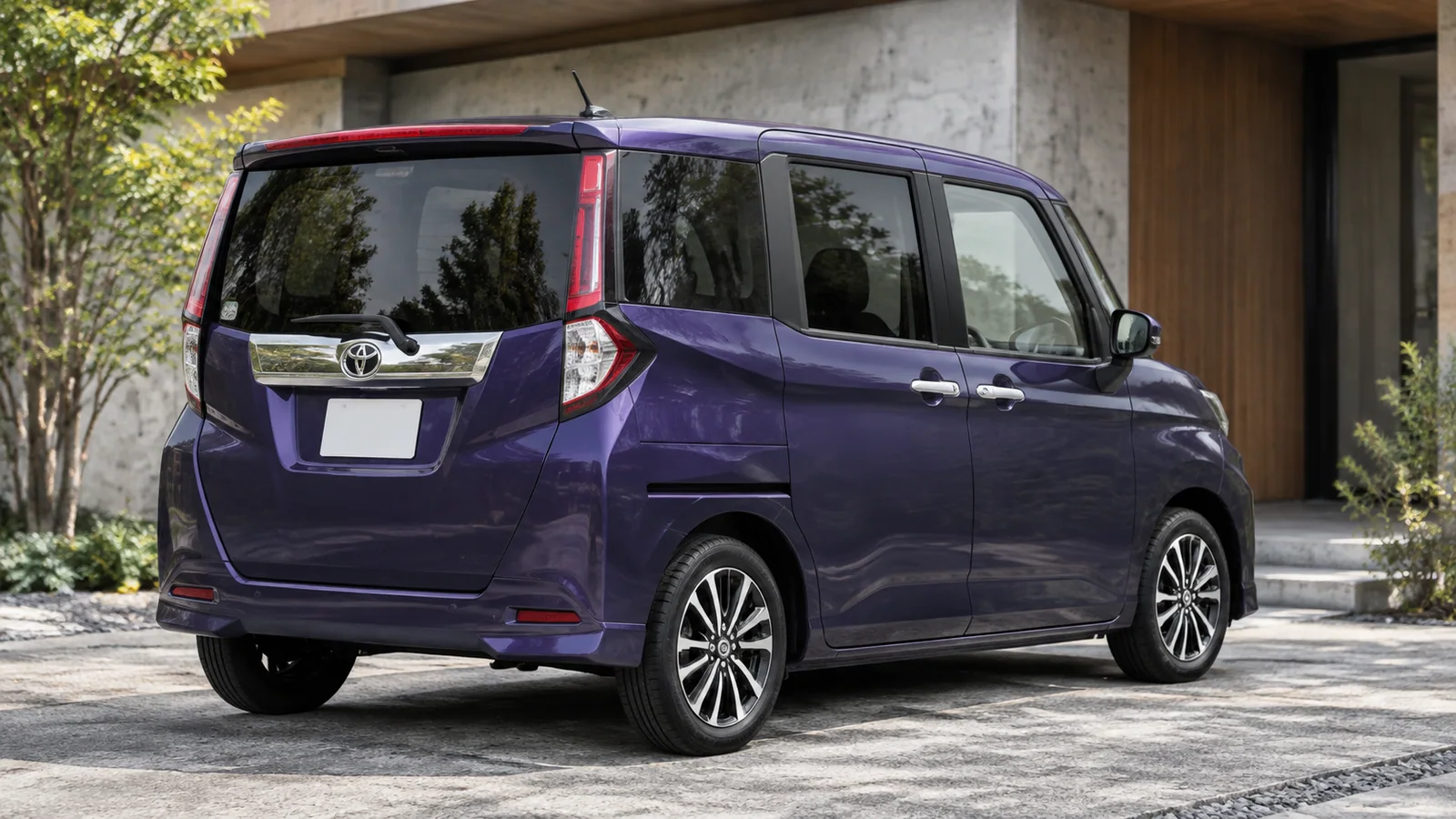 Toyota Roomy после рестайлинга