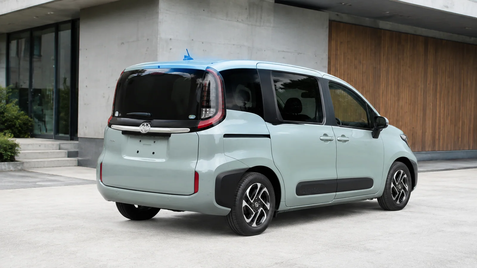 Toyota Sienta третьего поколения из Японии