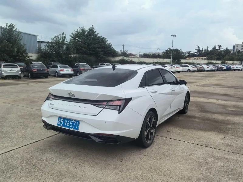 Hyundai Elantra