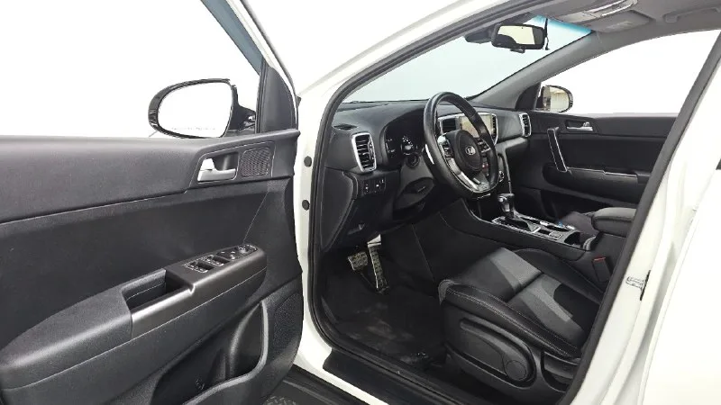 Kia Sportage 1.6 4WD 2021 г