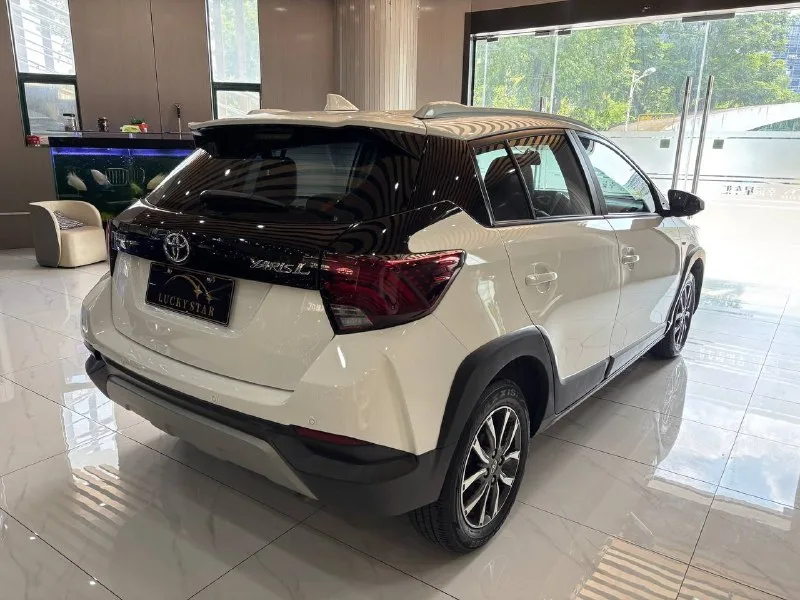 Toyota Yaris L