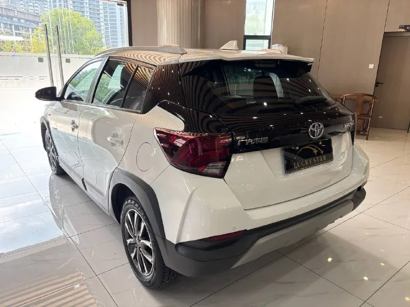 Toyota Yaris L