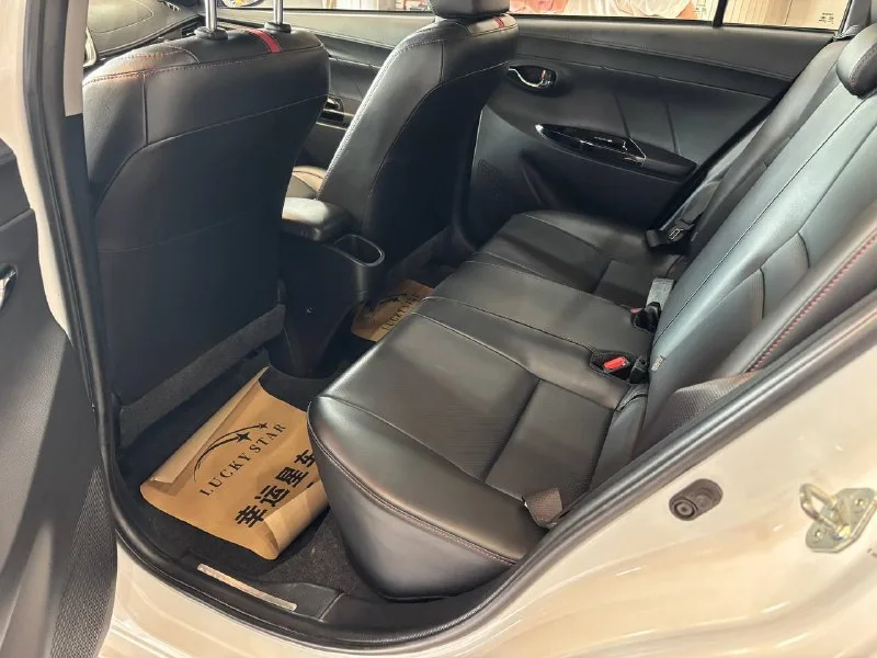 Toyota Yaris L