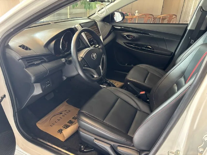 Toyota Yaris L
