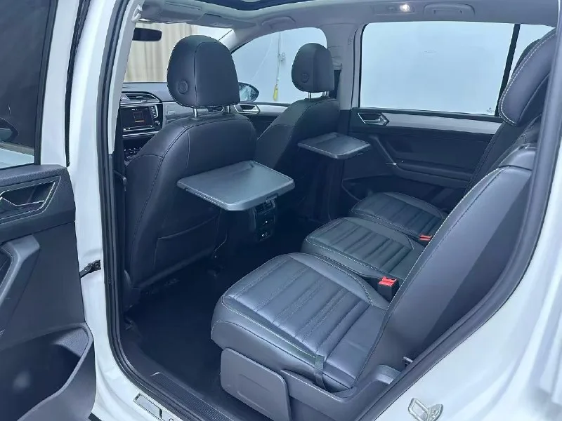Volkswagen Touran L Cross Edition