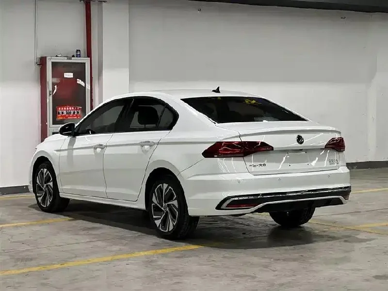 Volkswagen Bora 200TSI