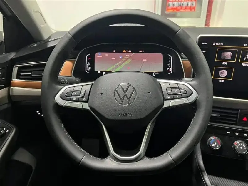 Volkswagen Bora 200TSI