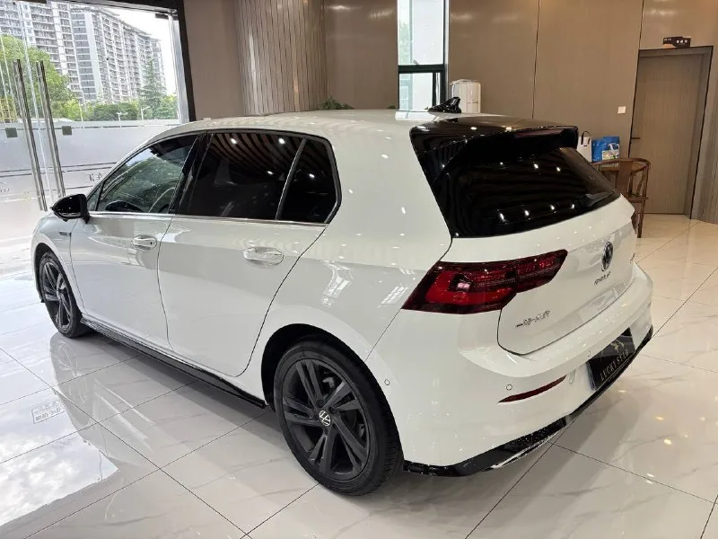 Volkswagen Golf R-Line
